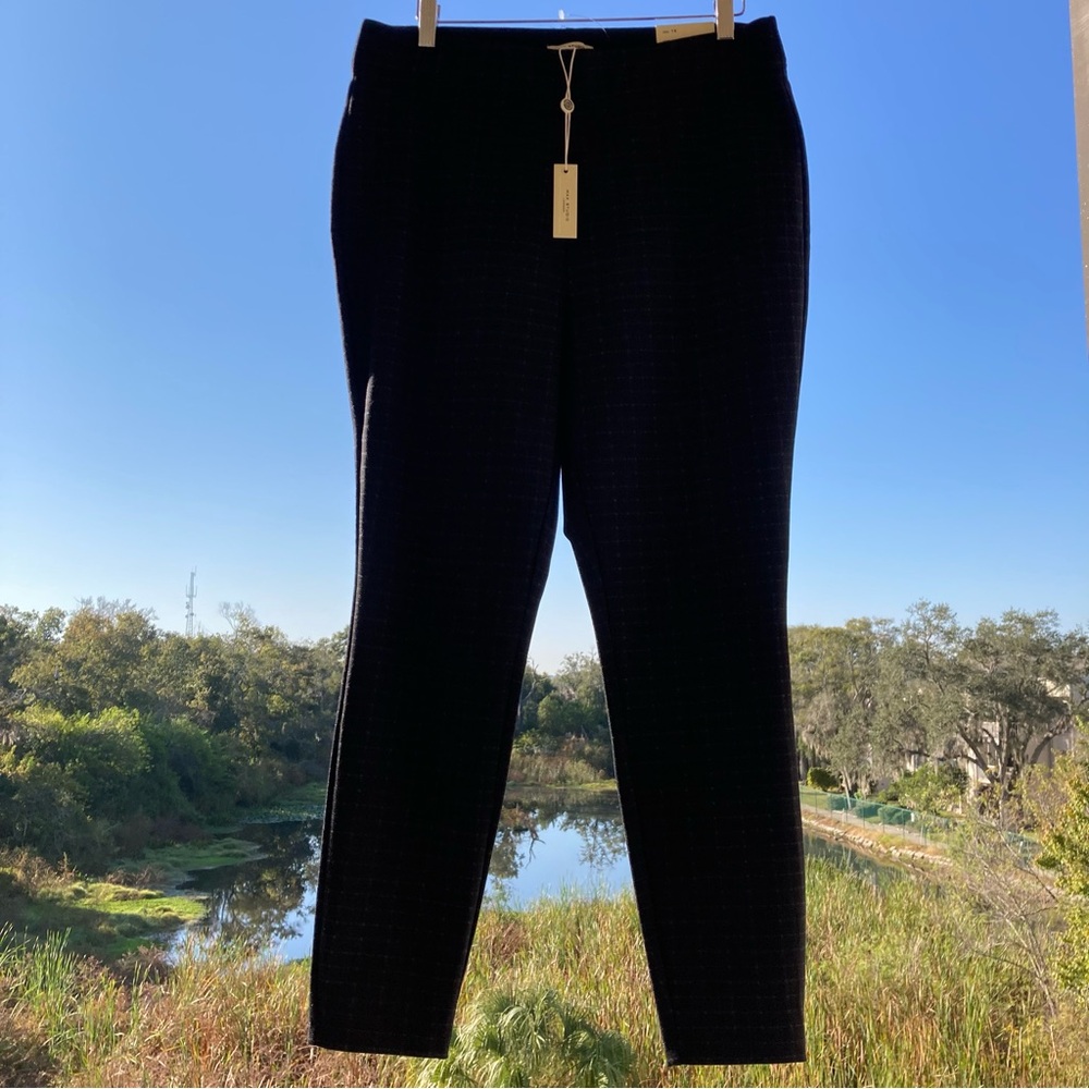 NWT MAX STUDIO LONDON
HIGH WAISTED SKINNY TROUSERS SUZE: 1X